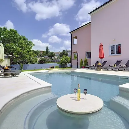 Casa Paus Barban
